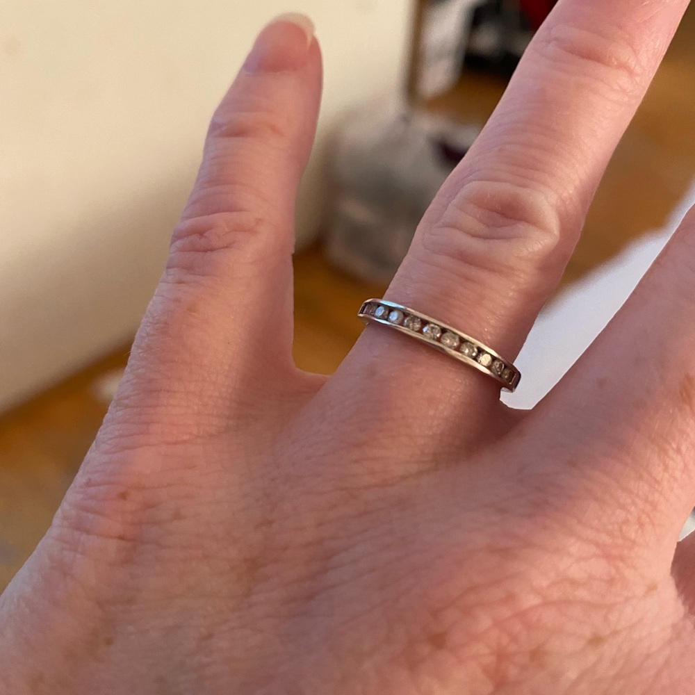 18k diamond wedding band